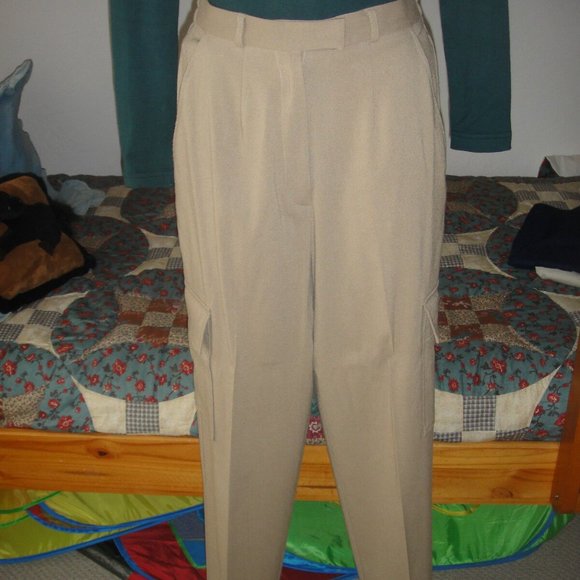 C/WS * Khaki TAN Cargo Pocket TROUSER Pants *Career Casual* RELAXED * CUTE *sz 6 - Picture 1 of 7
